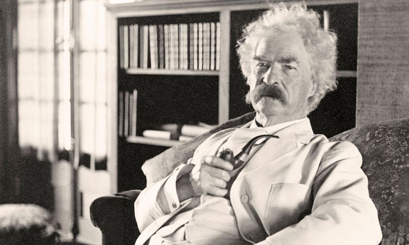 Photo of Mark Twain.